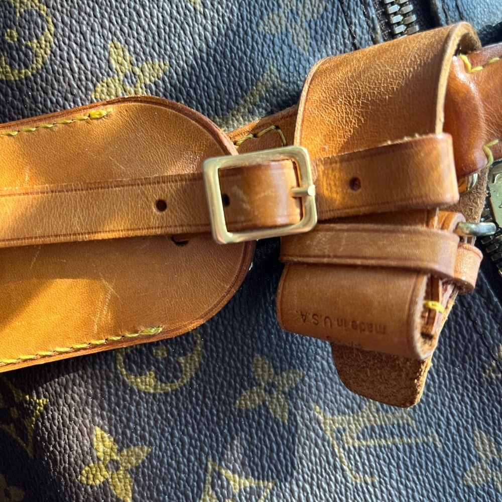 Louis Vuitton Keepall - Picture 9 of 16